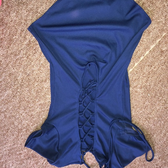 Body, you can wear it as a shirt or swim - Picture 2 of 4